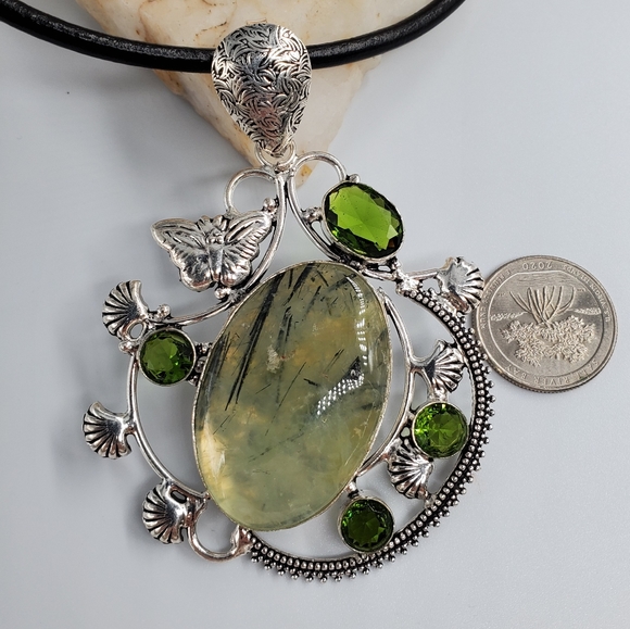 Genuine Prehnite/Peridot Stone Silver Pendant - Picture 5 of 6